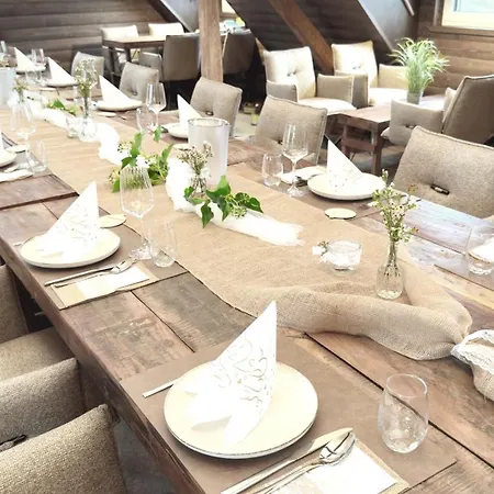 The No 50 - Kostenfreies Parken! - Cafe & Eventrooms