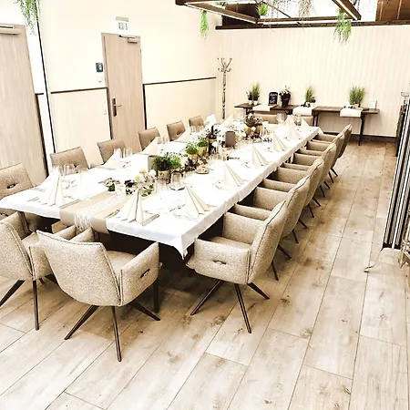 The No 50 - Kostenfreies Parken! - Cafe & Eventrooms Hotel 4*